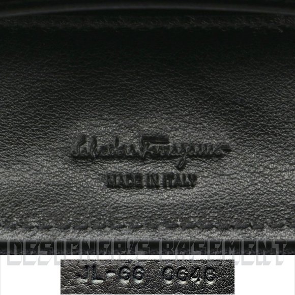 SALVATORE FERRAGAMO black Leather ID window GANCINI Embossed zip around wallet - Picture 5 of 6